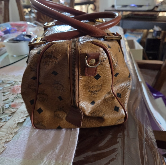 MCM DUFFLE OVERNGHT BAG/ COA. - Picture 6 of 8